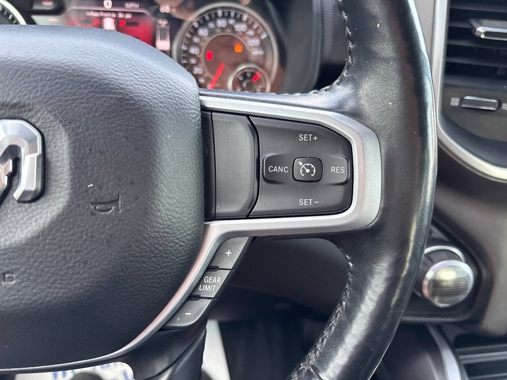 2020 RAM 1500 Big Horn Crew Cab 4x4 5'7' Box