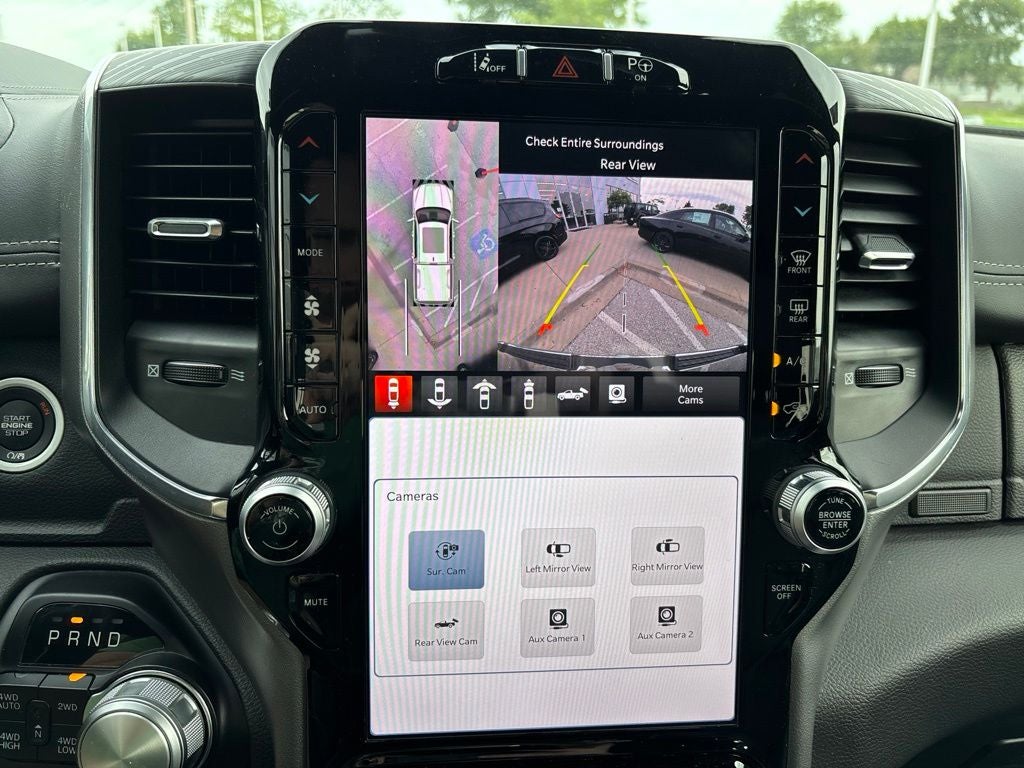2024 RAM 1500 Laramie Crew Cab 4x4 5'7' Box
