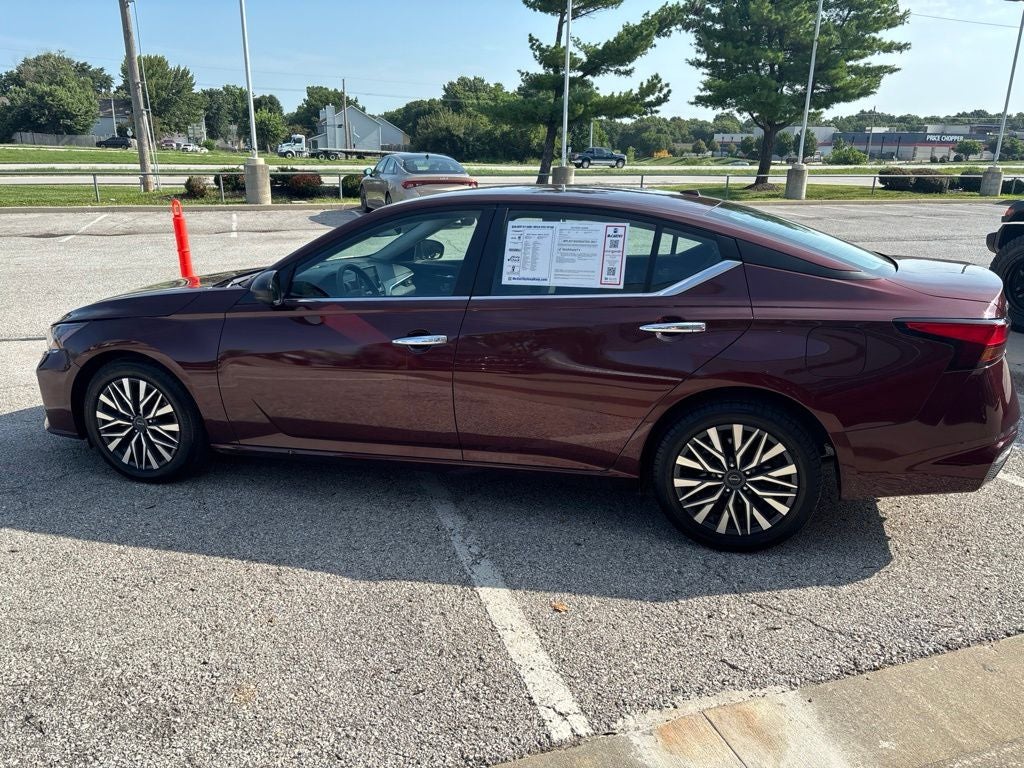 2025 Nissan Altima SV FWD