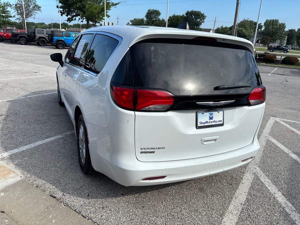 2024 Chrysler Voyager LX