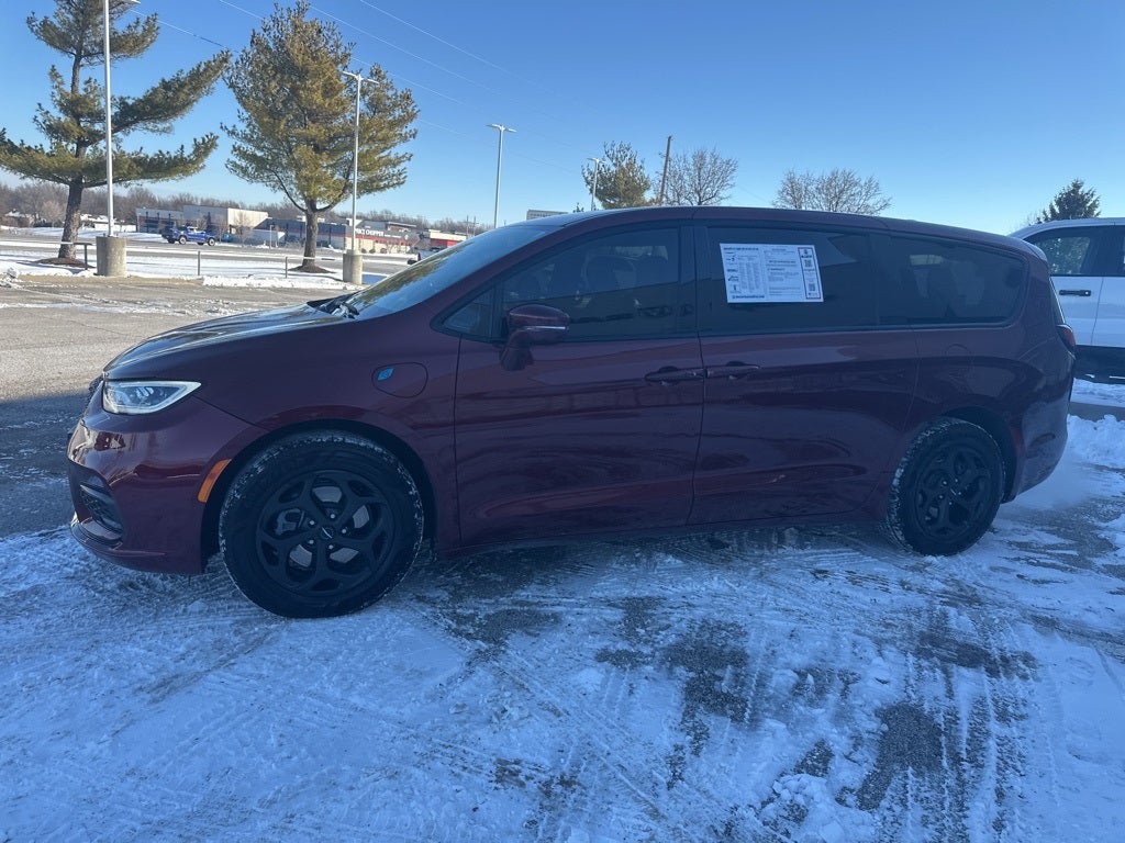 2022 Chrysler Pacifica Hybrid Touring L