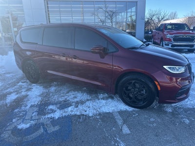 2022 Chrysler Pacifica Hybrid Touring L