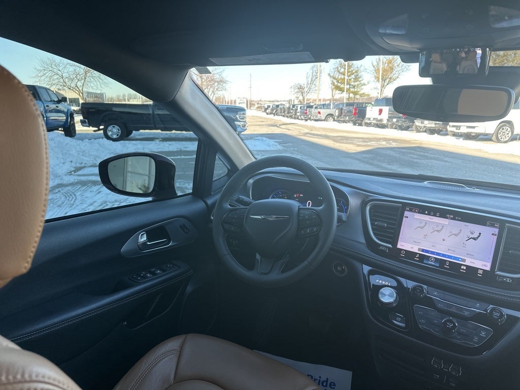 2022 Chrysler Pacifica Hybrid Touring L