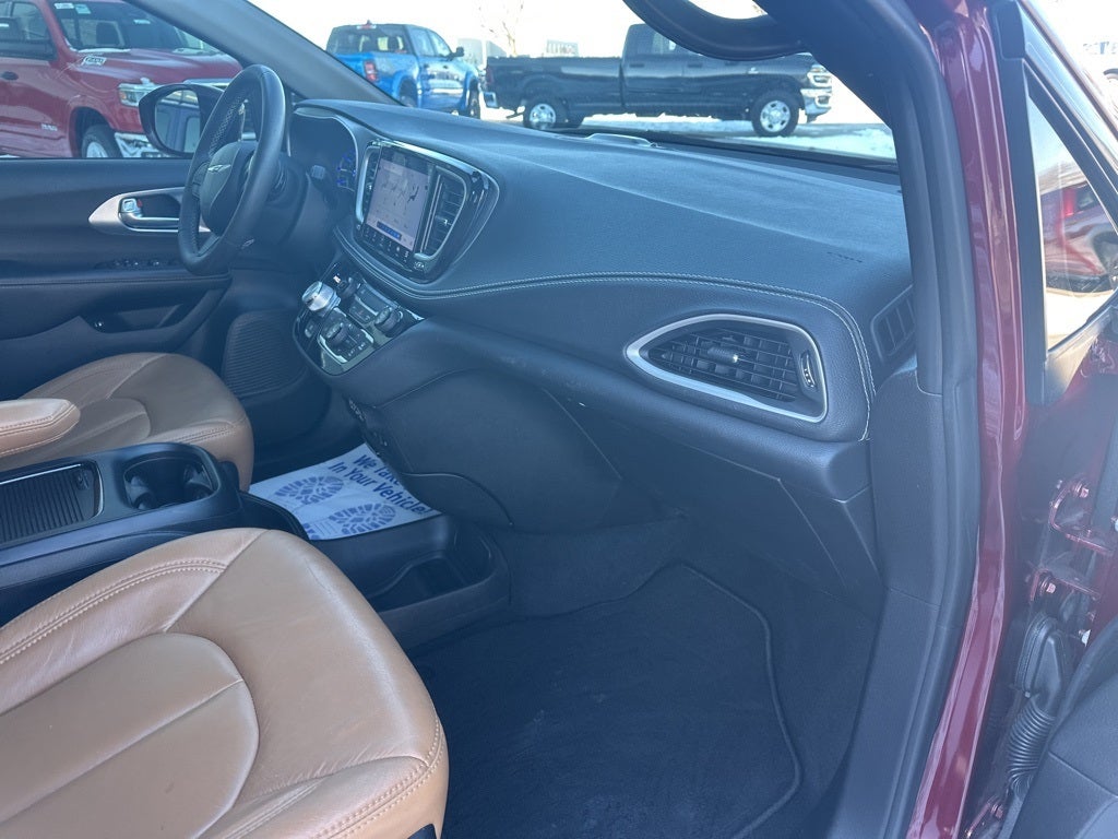 2022 Chrysler Pacifica Hybrid Touring L