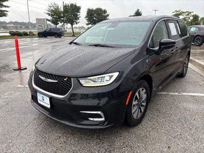 2023 Chrysler Pacifica Hybrid Touring L