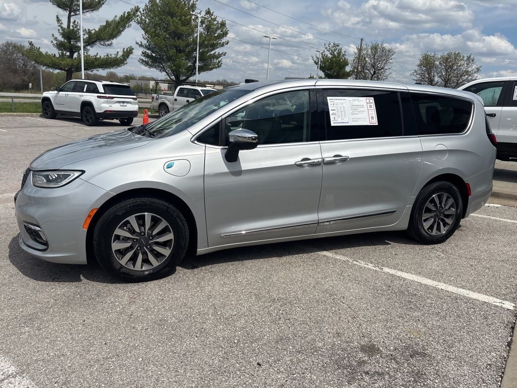 2023 Chrysler Pacifica Hybrid Limited