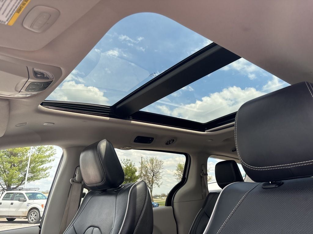 2023 Chrysler Pacifica Hybrid Limited