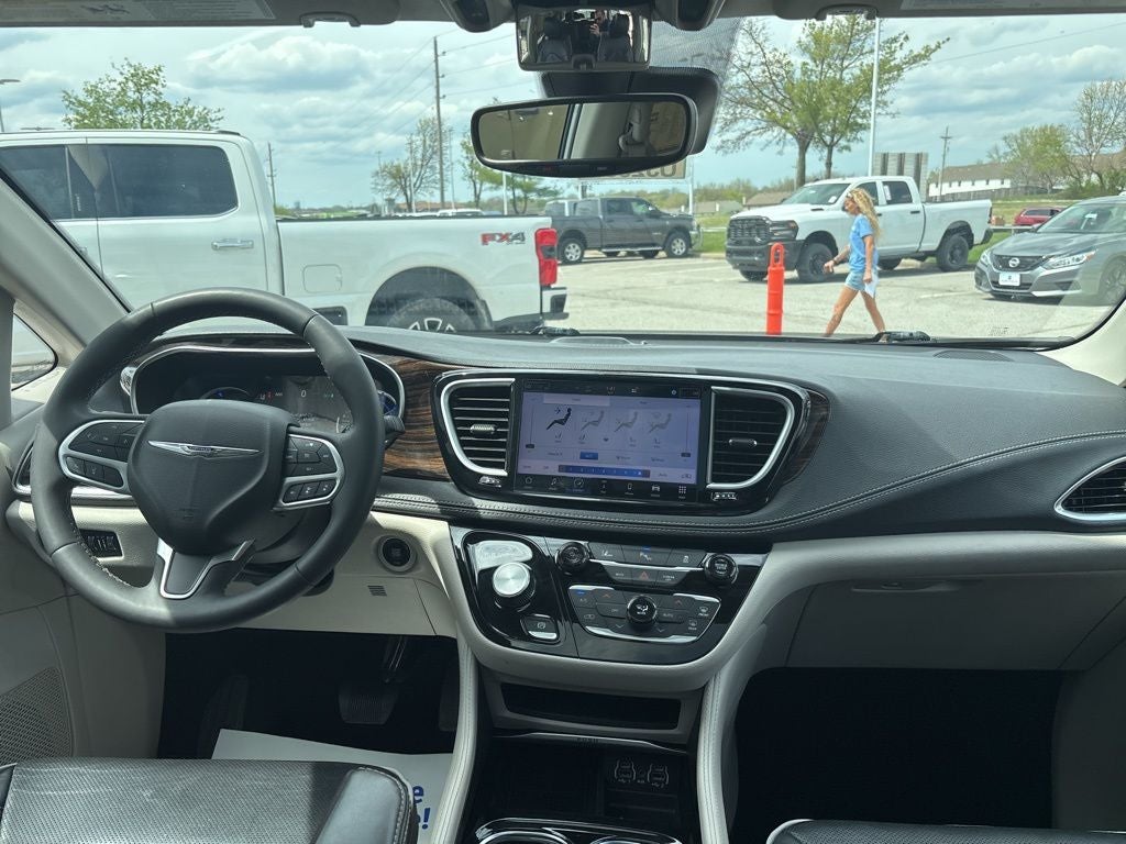 2023 Chrysler Pacifica Hybrid Limited