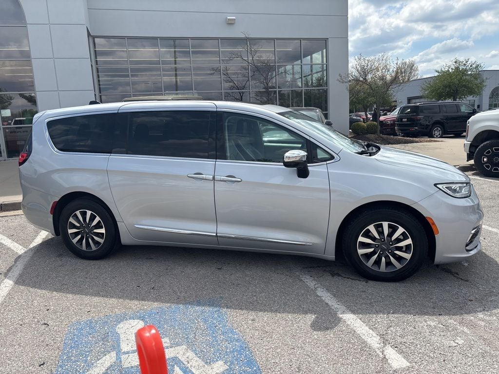 2023 Chrysler Pacifica Hybrid Limited