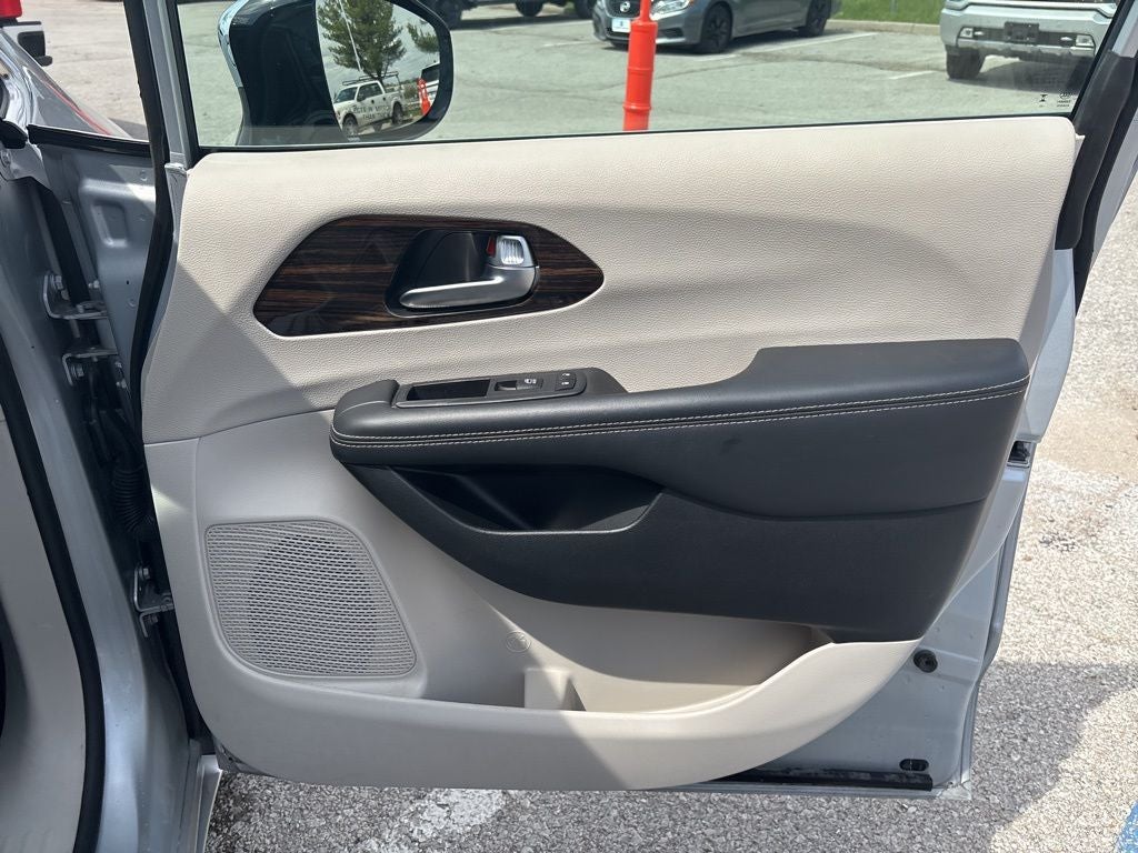 2023 Chrysler Pacifica Hybrid Limited