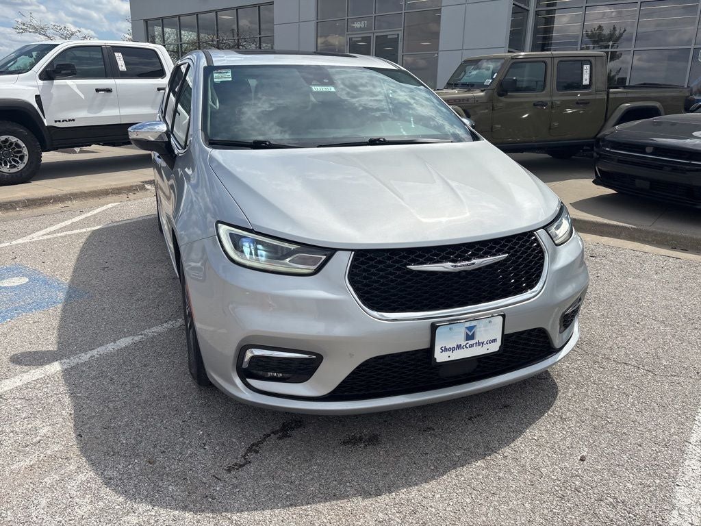 2023 Chrysler Pacifica Hybrid Limited