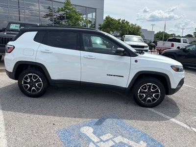 2025 Jeep Compass Trailhawk