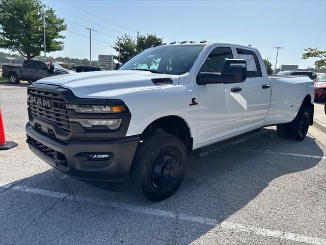 2026 RAM 3500 Tradesman Crew Cab 4x4 8' Box