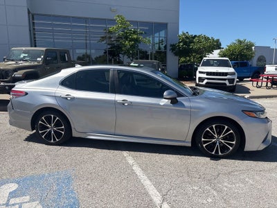 2019 Toyota Camry SE