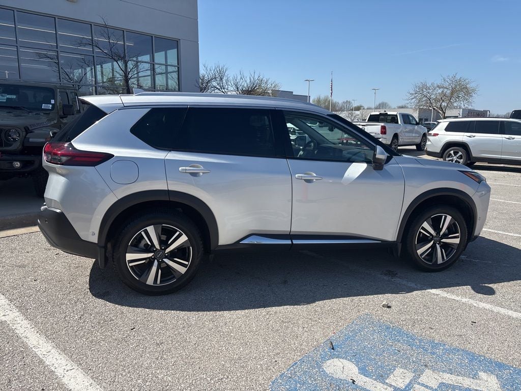 2022 Nissan Rogue SL