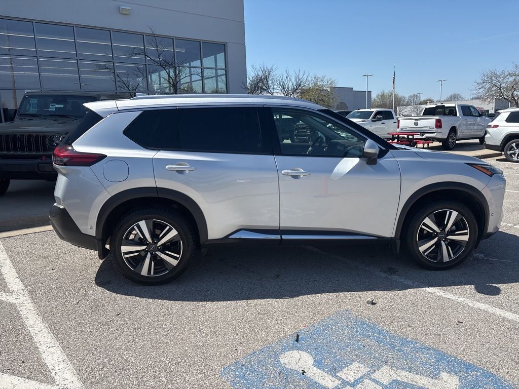 2022 Nissan Rogue SL