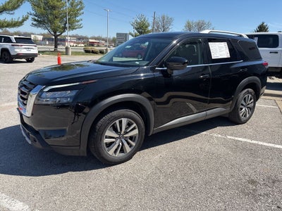 2025 Nissan Pathfinder SL