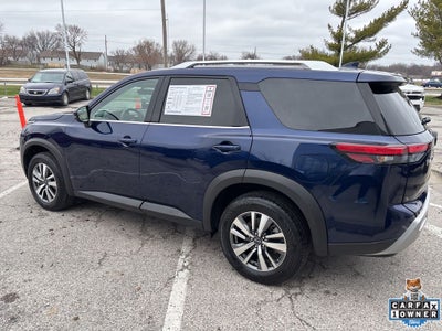 2025 Nissan Pathfinder SL