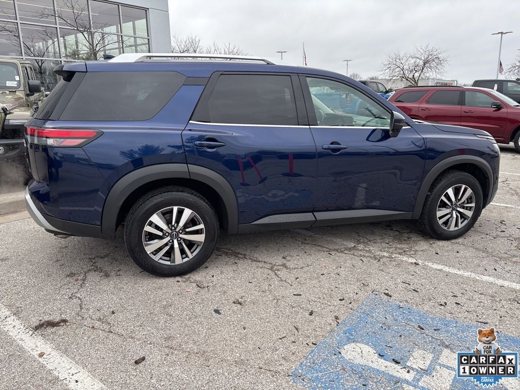 2025 Nissan Pathfinder SL