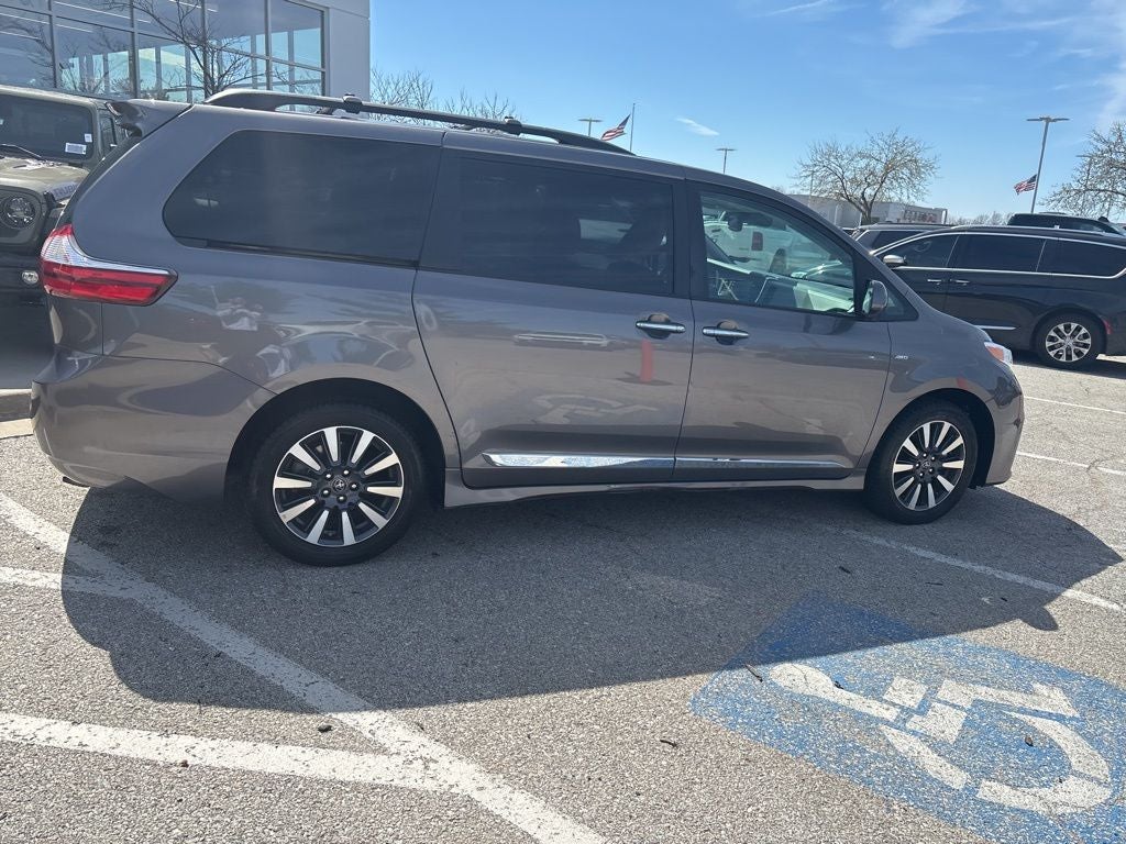 2018 Toyota Sienna XLE Premium 7 Passenger