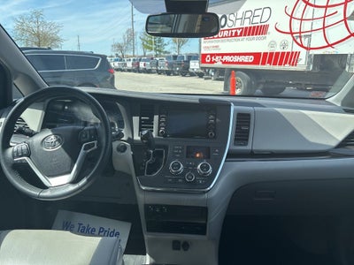 2018 Toyota Sienna XLE Premium 7 Passenger