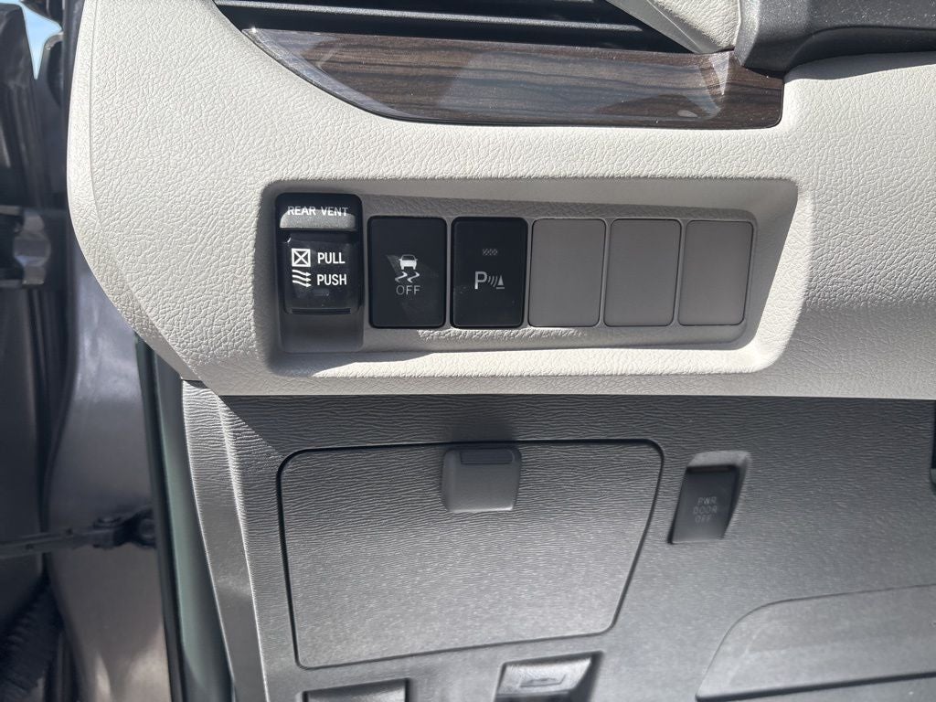 2018 Toyota Sienna XLE Premium 7 Passenger