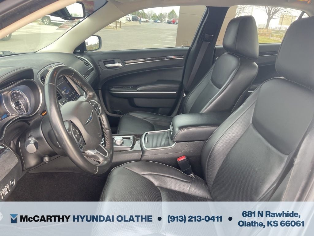 2022 Chrysler 300 Touring