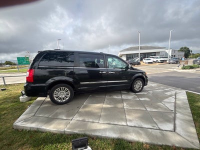 2016 Chrysler Town & Country Limited