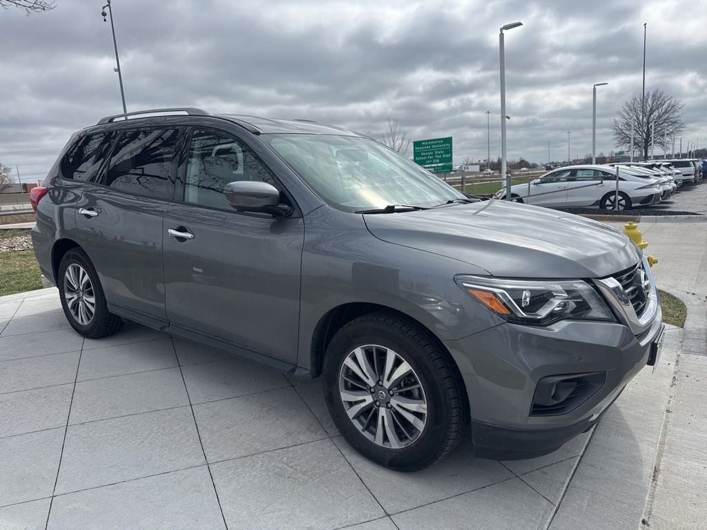 2019 Nissan Pathfinder SL