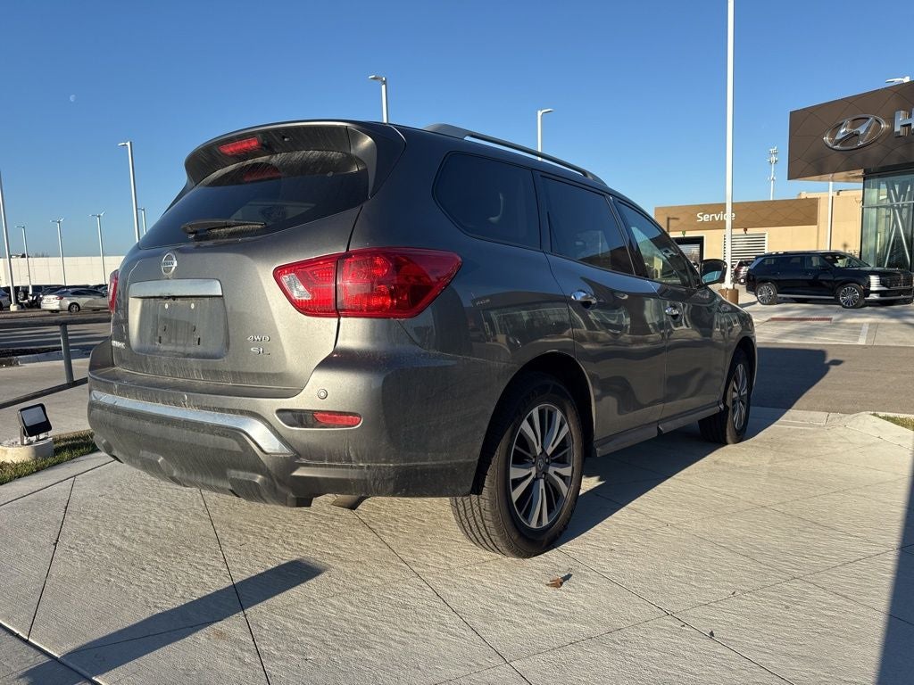 2019 Nissan Pathfinder SL