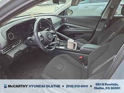 2022 Hyundai ELANTRA SEL