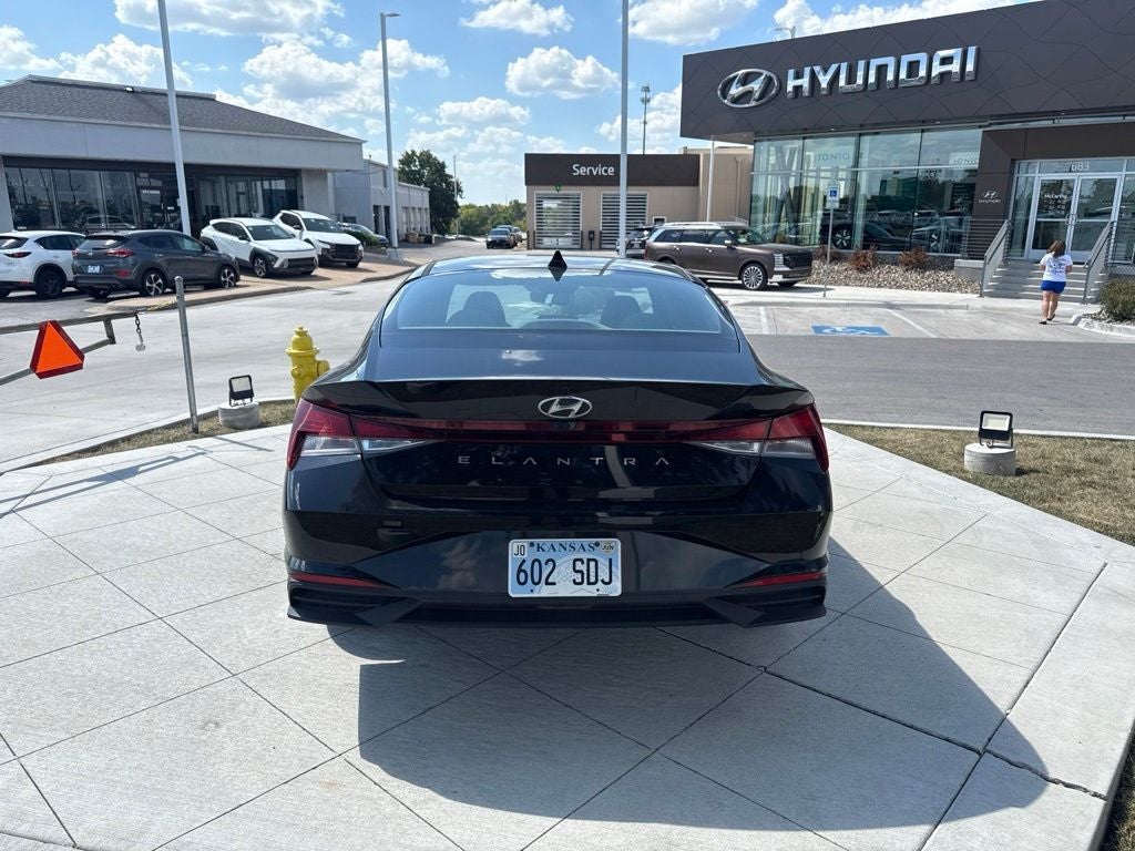2023 Hyundai ELANTRA SEL