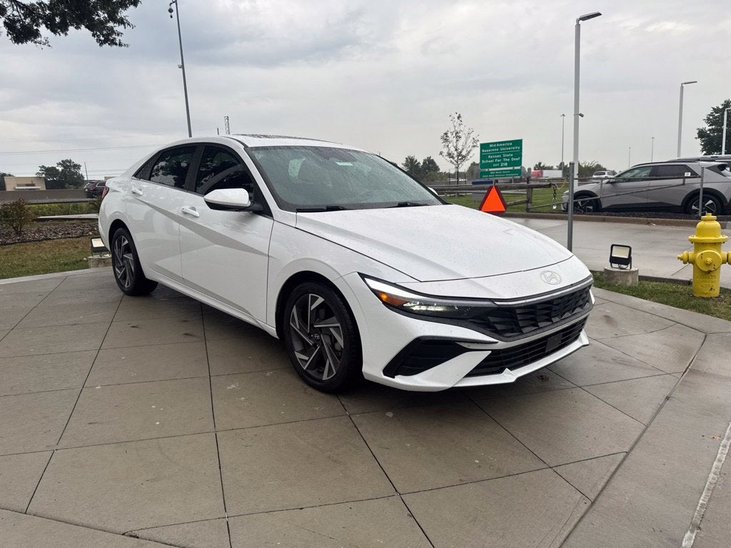 2024 Hyundai ELANTRA SEL
