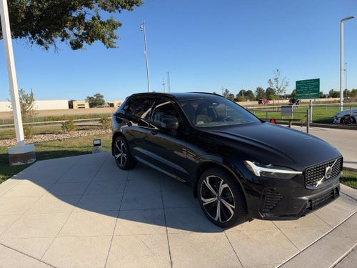2022 Volvo XC60 B6 R-Design