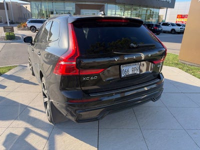 2022 Volvo XC60 B6 R-Design