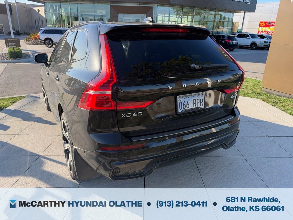 2022 Volvo XC60 B6 R-Design