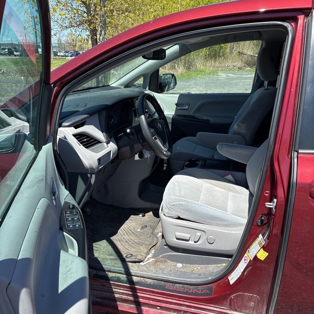 2018 Toyota Sienna LE 7 Passenger