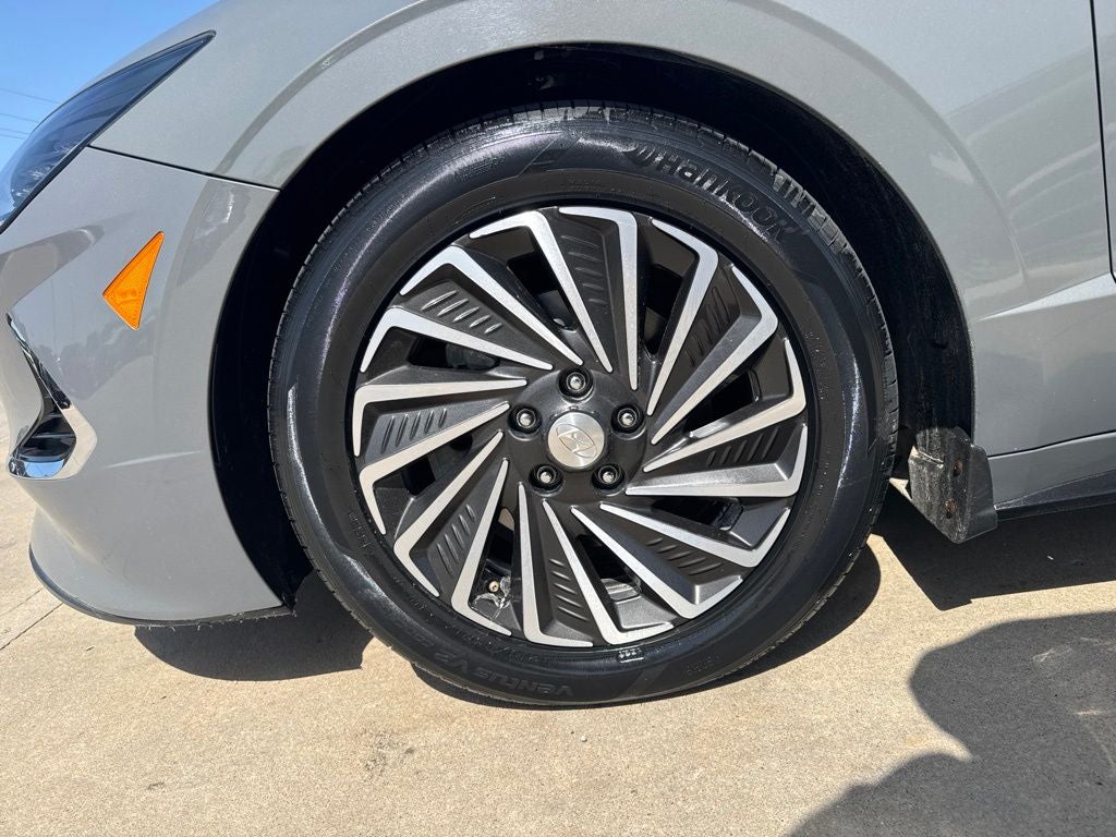 2023 Hyundai SONATA HYBRID SEL