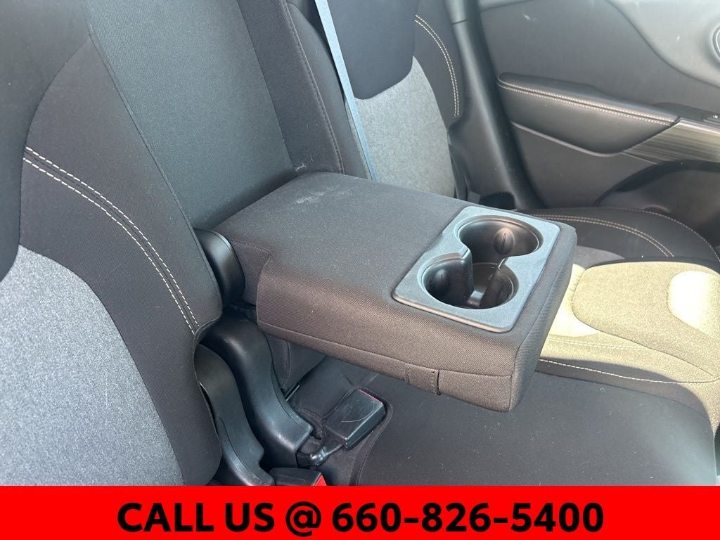 2016 Jeep Cherokee Sport