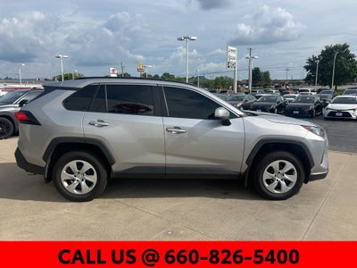 2020 Toyota RAV4 LE