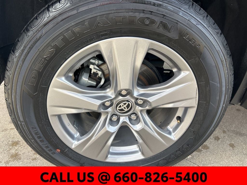 2025 Toyota RAV4 Hybrid XLE