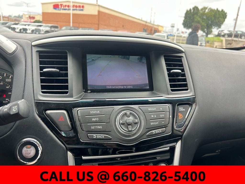 2016 Nissan Pathfinder SV