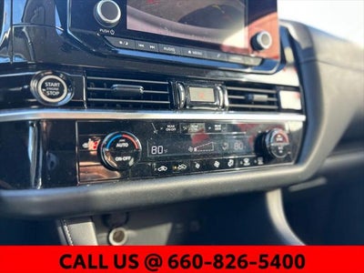 2024 Nissan Pathfinder SV