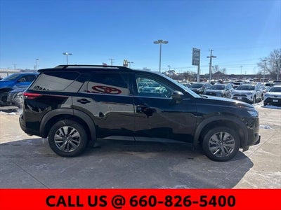 2024 Nissan Pathfinder SV