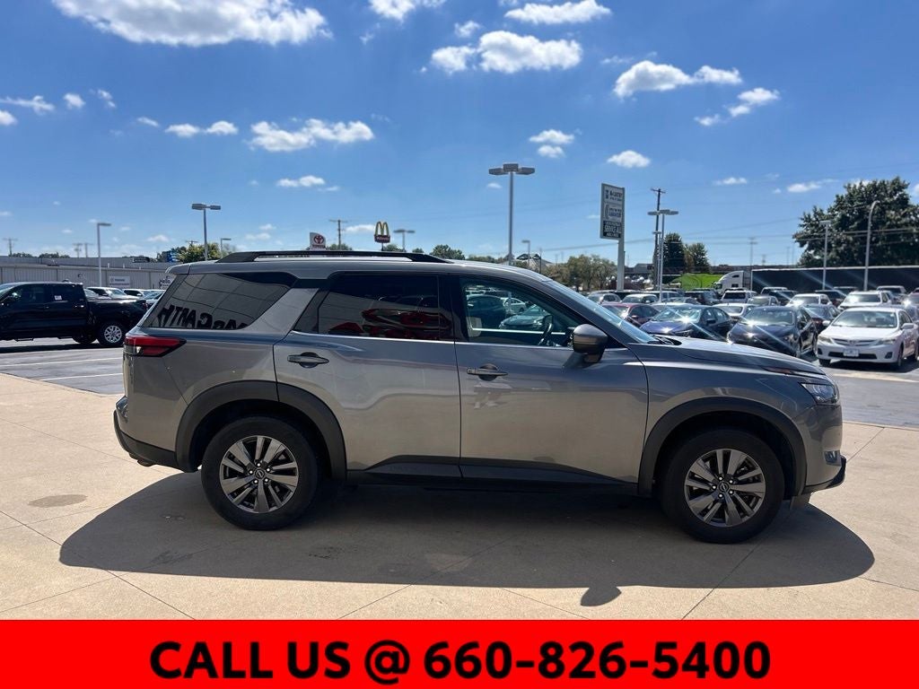 2025 Nissan Pathfinder SV