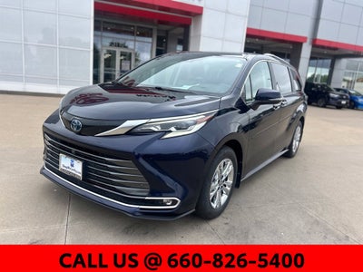 2023 Toyota Sienna Platinum 7 Passenger