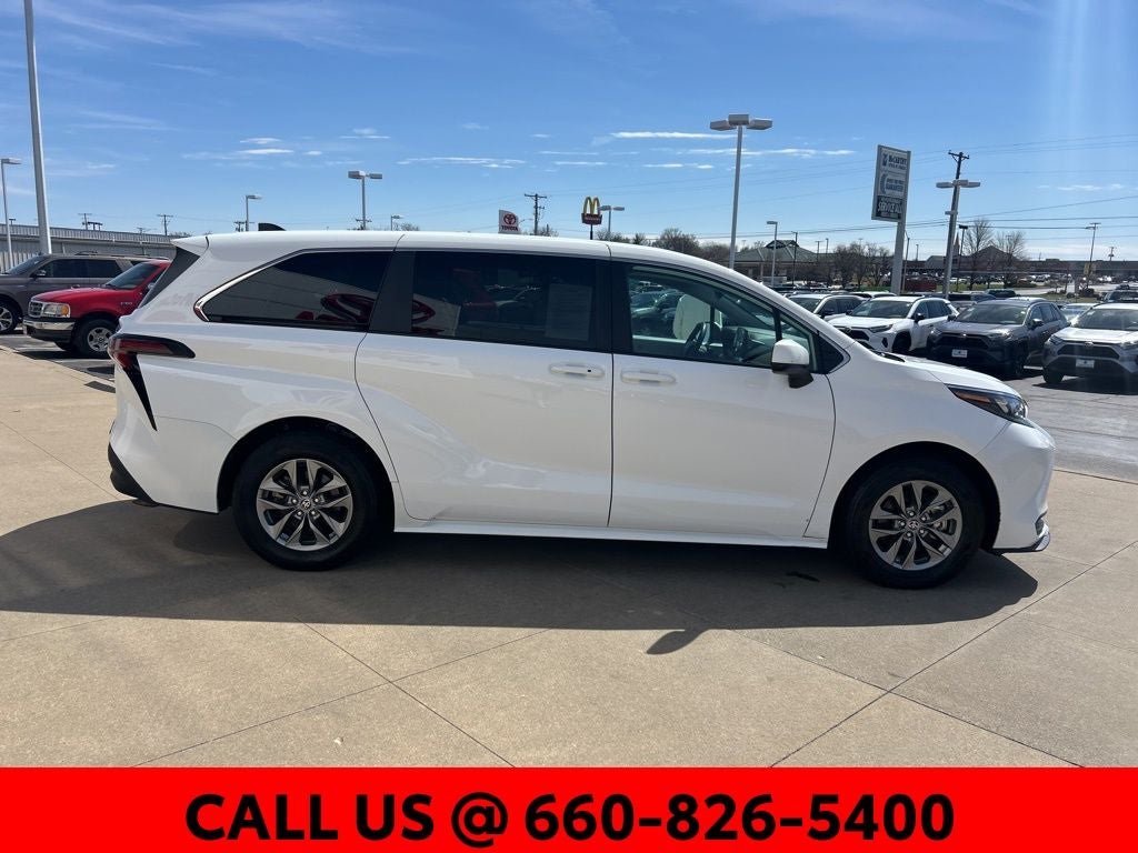 2024 Toyota Sienna LE 8 Passenger