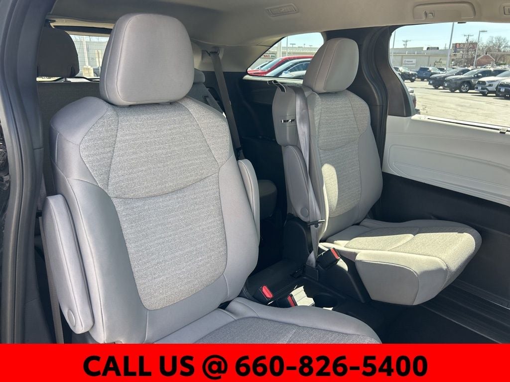 2025 Toyota Sienna LE 8 Passenger