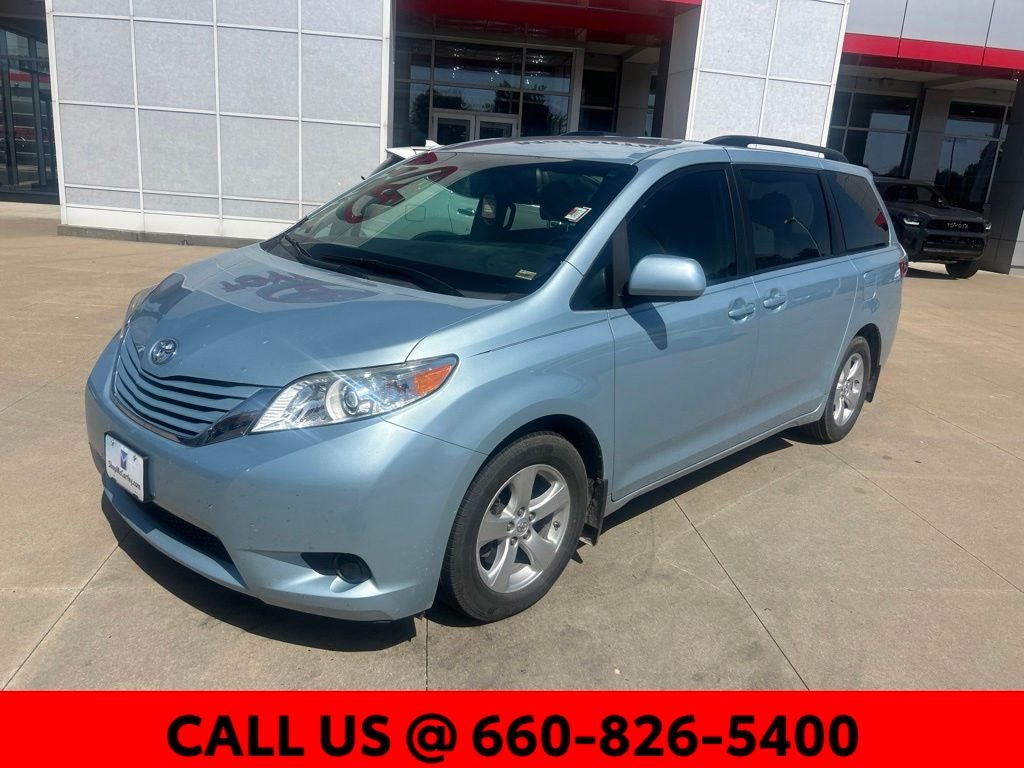2017 Toyota Sienna LE 8 Passenger