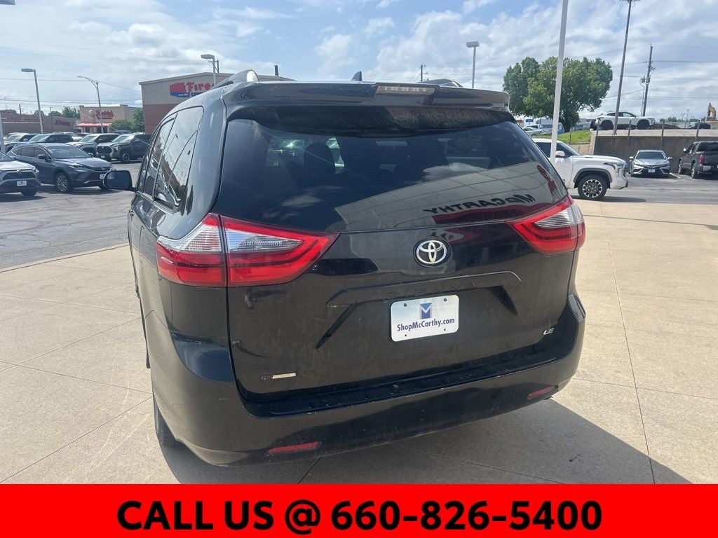 2020 Toyota Sienna LE
